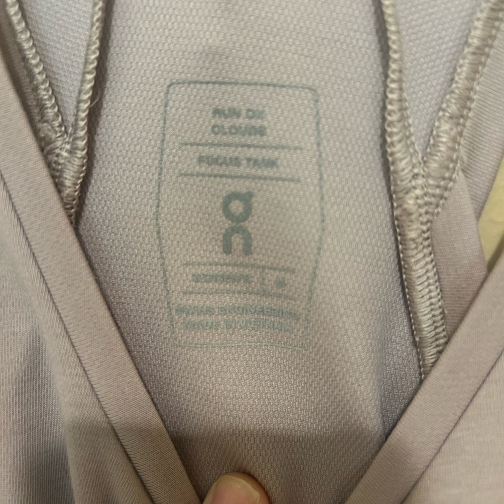 ON Focus Racerback Purple Tank Top Size Medium - Picture 3 of 7